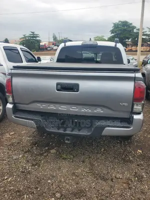 Toyota Tacoma TRD Sport 2018 Silver