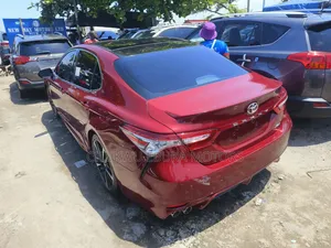 Toyota Camry XSE FWD (2.5L 4cyl 8AM) 2018 Red