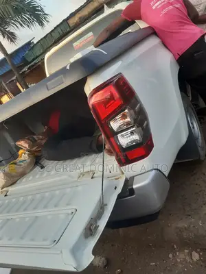Shock Boot Cover for Mitsubishi L200 New Model