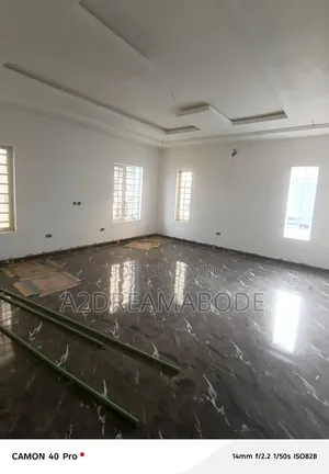3bdrm Duplex in Omole Phase 2, Ikeja for rent