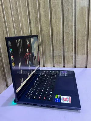 Laptop MSI Stealth 14 Studio A13VF 16GB Intel Core I7 SSD 1T