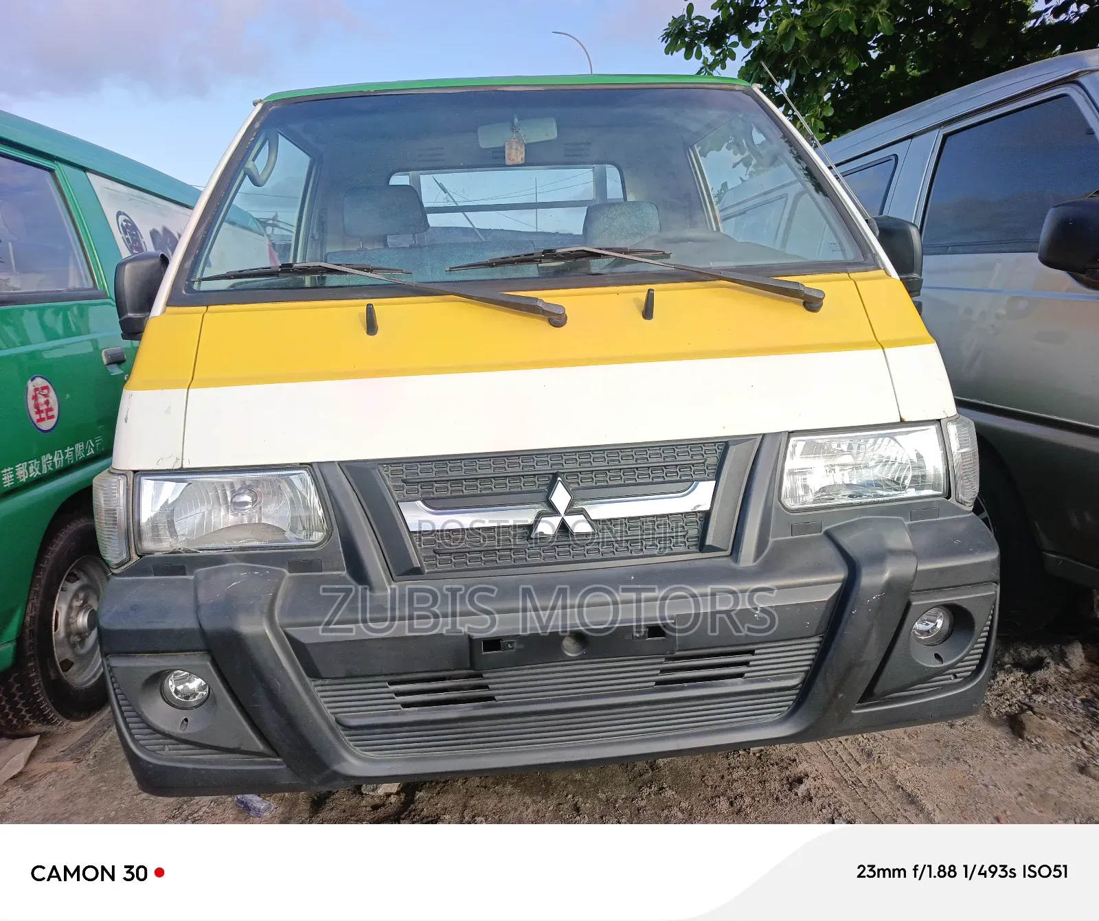 Mitsubishi Delica 2014 Yellow