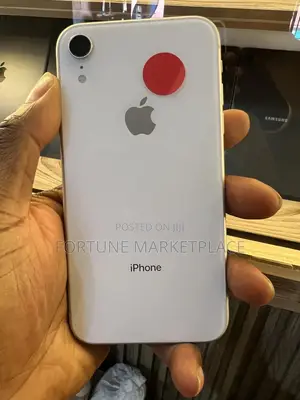 Apple iPhone XR 64 GB White