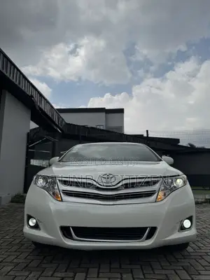 Toyota Venza AWD 2011 White