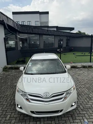 Toyota Venza AWD 2011 White