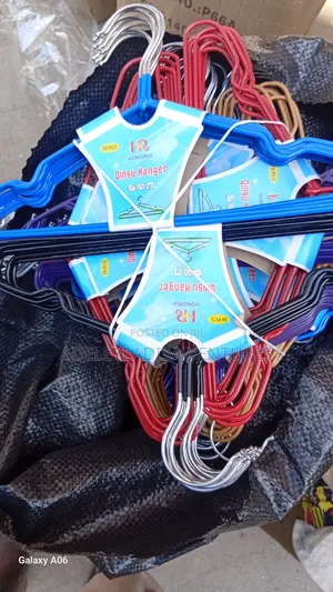 Kid Colourful Hanger 10 in Packs