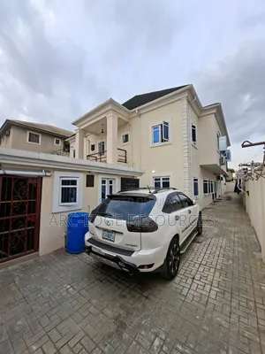 3bdrm Block of Flats in Ago Palace for sale