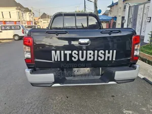 Mitsubishi L200 Double Cab 2.4 154hp 4WD 2016 Black