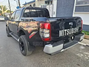 Mitsubishi L200 Double Cab 2.4 154hp 4WD 2016 Black