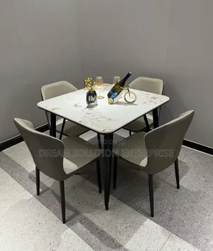 Standard 4 Seater Beautiful Dinning Table