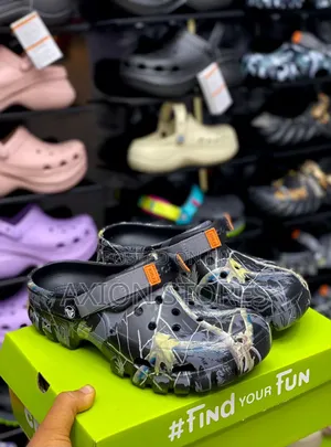 Quality Fashion Crocs