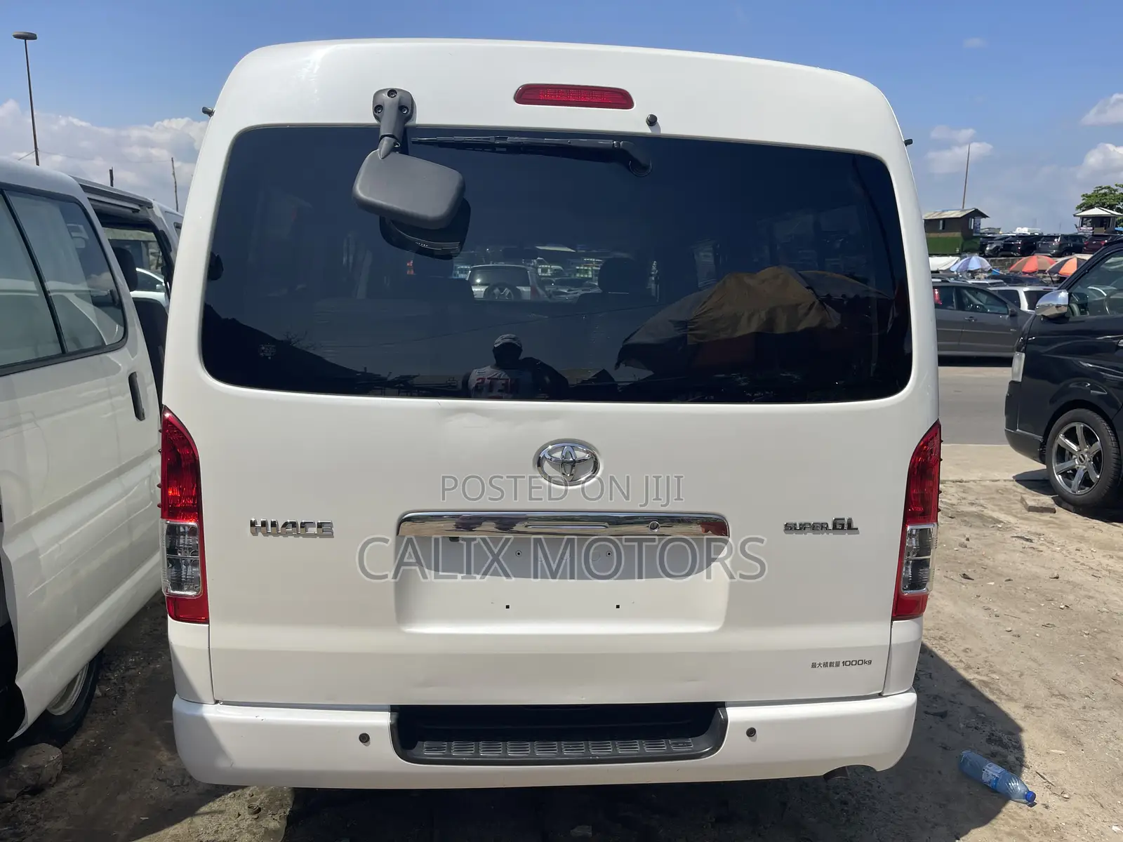 Toyota HiAce 2017 White
