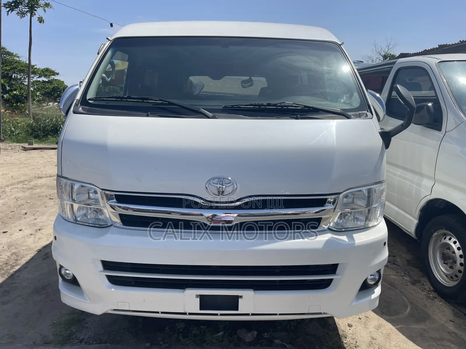 Toyota HiAce 2017 White