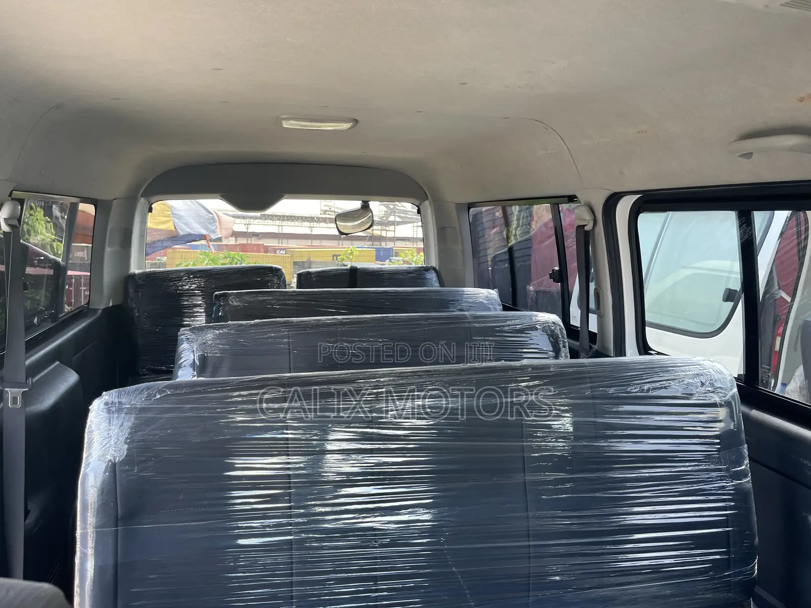 Toyota HiAce 2017 White