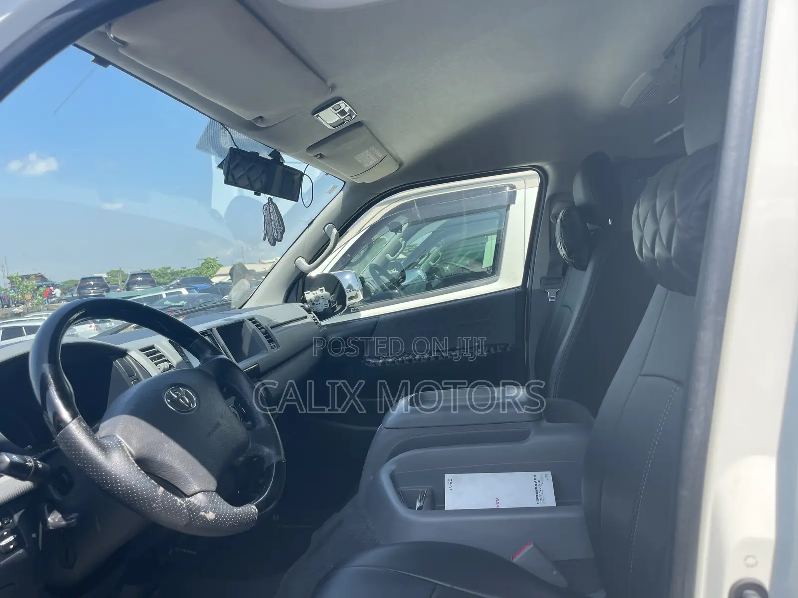 Toyota HiAce 2016 White