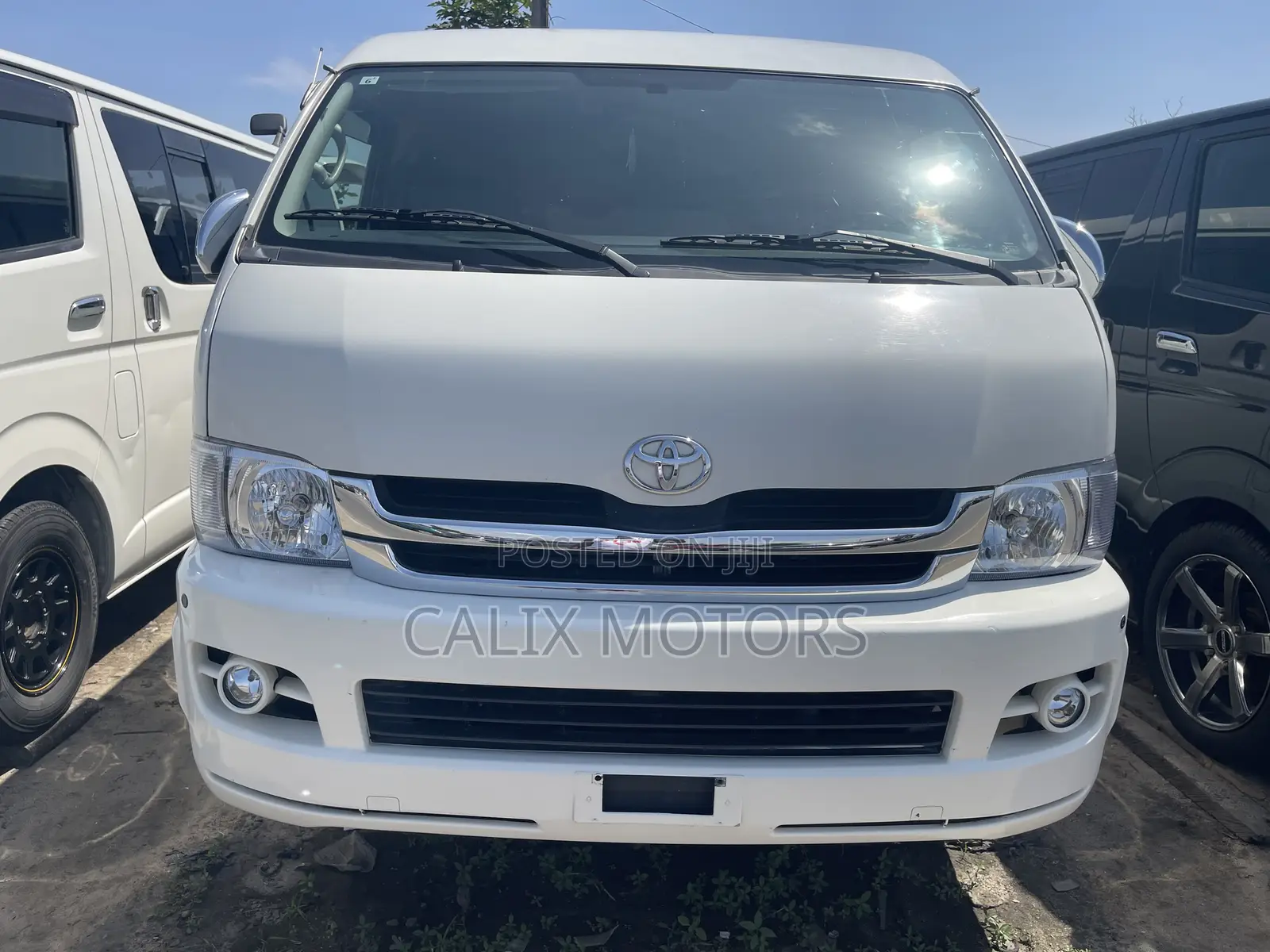 Toyota HiAce 2016 White