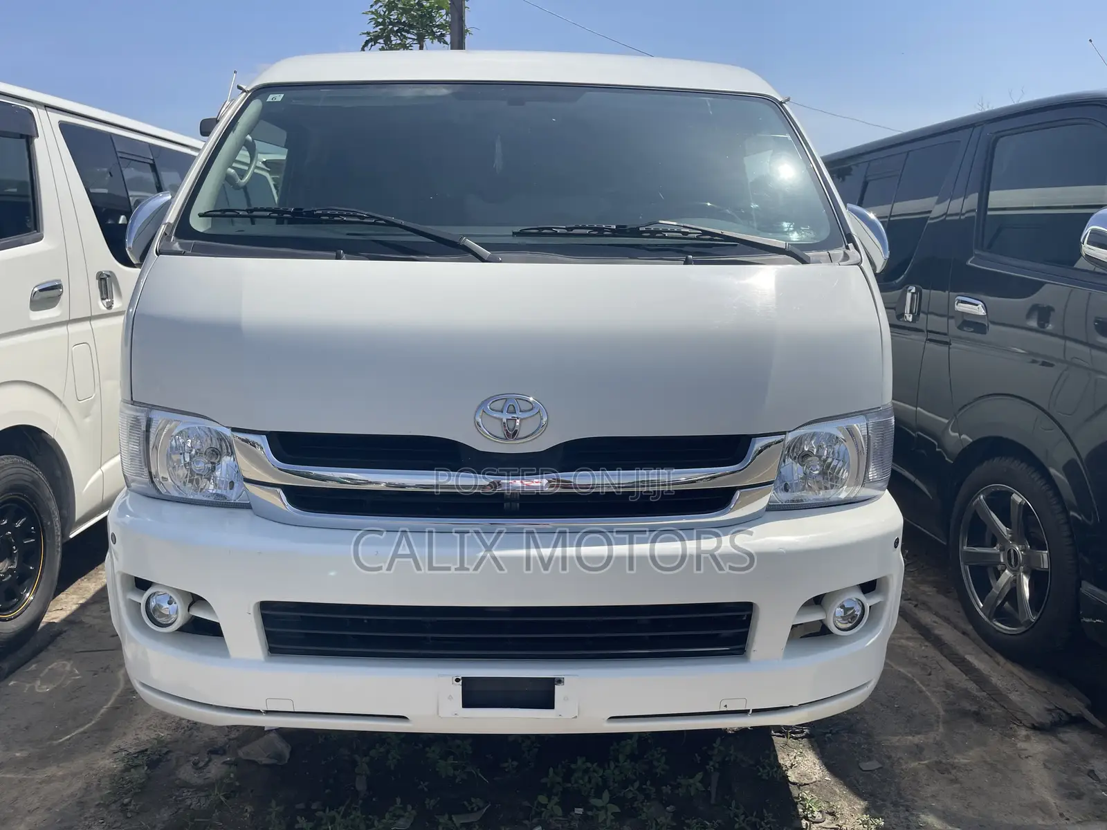 Toyota HiAce 2016 White