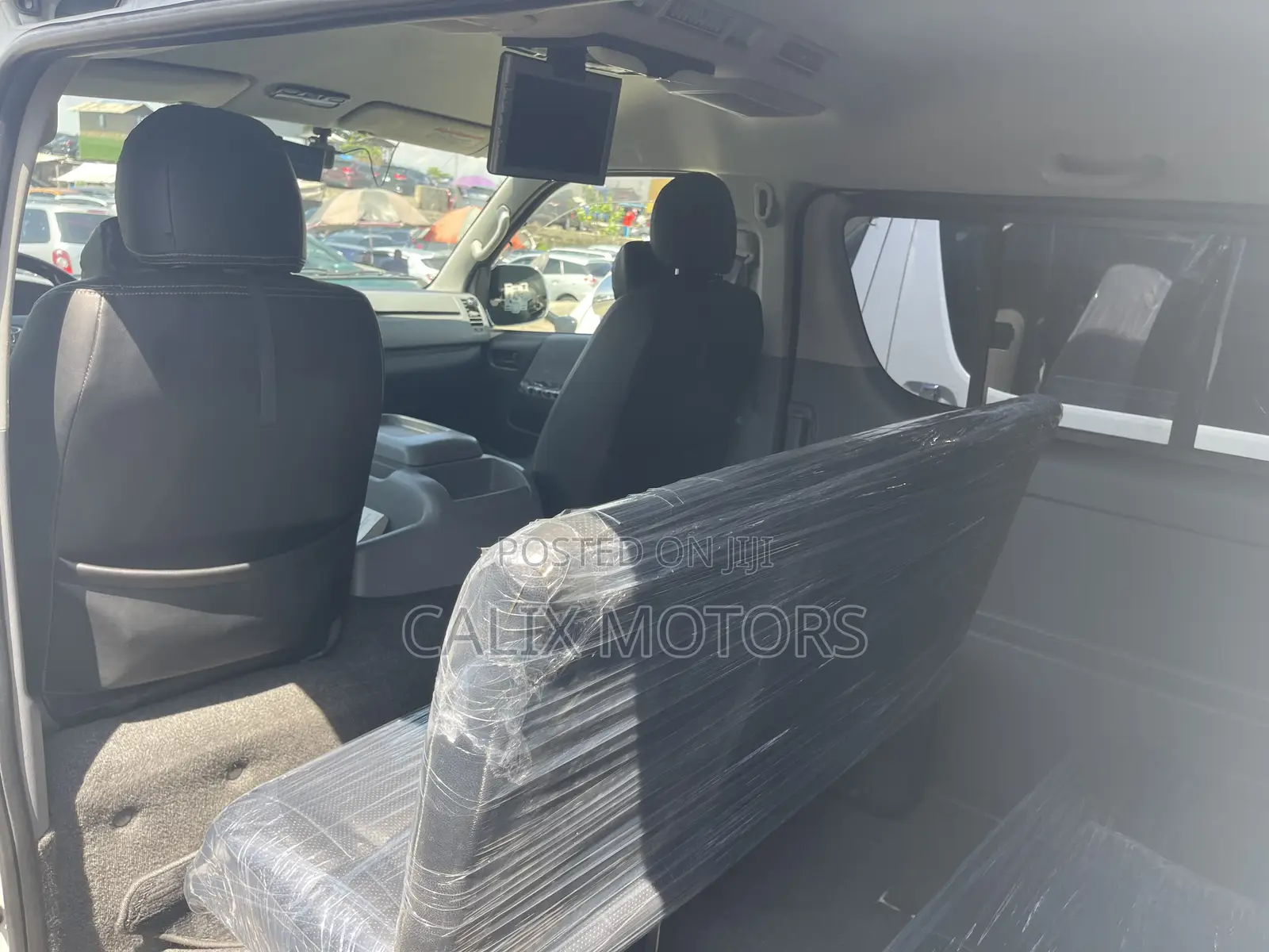 Toyota HiAce 2016 White