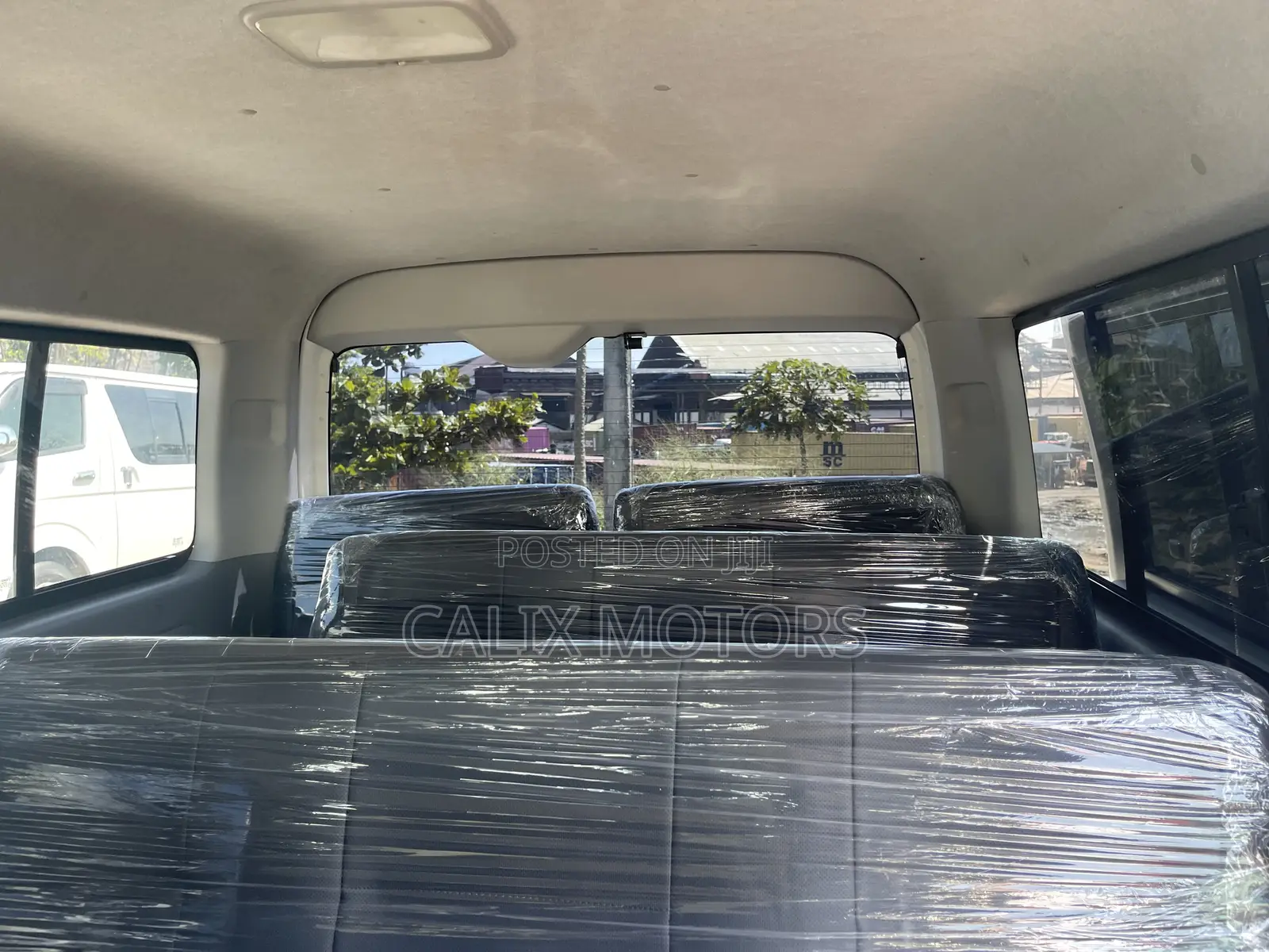 Toyota HiAce 2016 White