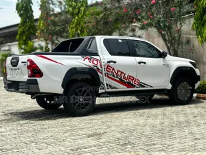 New Toyota Hilux 2025 White