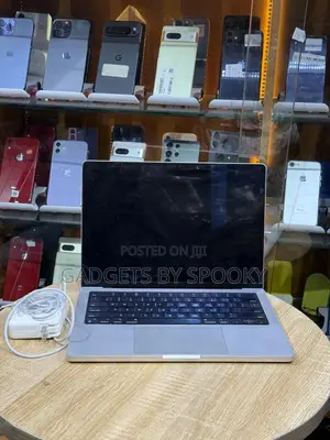 Laptop Apple MacBook Pro 2021 M1 16GB Apple M1 Pro SSD 512GB