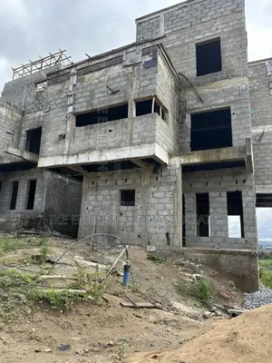 5bdrm Duplex in Guzape District for sale