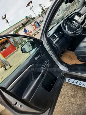 Toyota Highlander SE 4x2 V6 (3.5L 6cyl 8A) 2017 Silver