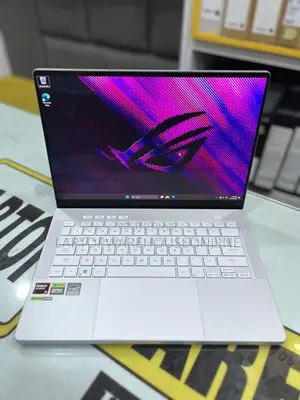 Laptop Asus ROG Zephyrus G14 16GB AMD Ryzen 9 SSD 1T