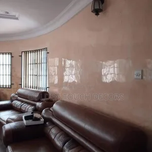 Stucco Mirror Wall Effect
