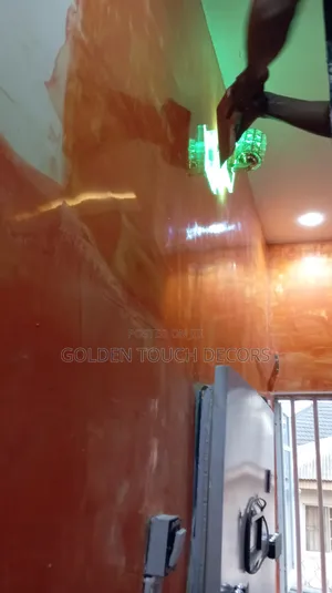 Stucco Mirror Wall Effect