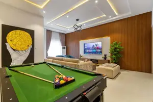 Luxurious 2 Bedroom Apartment With Rooftop Swimming Pool and Snooker
