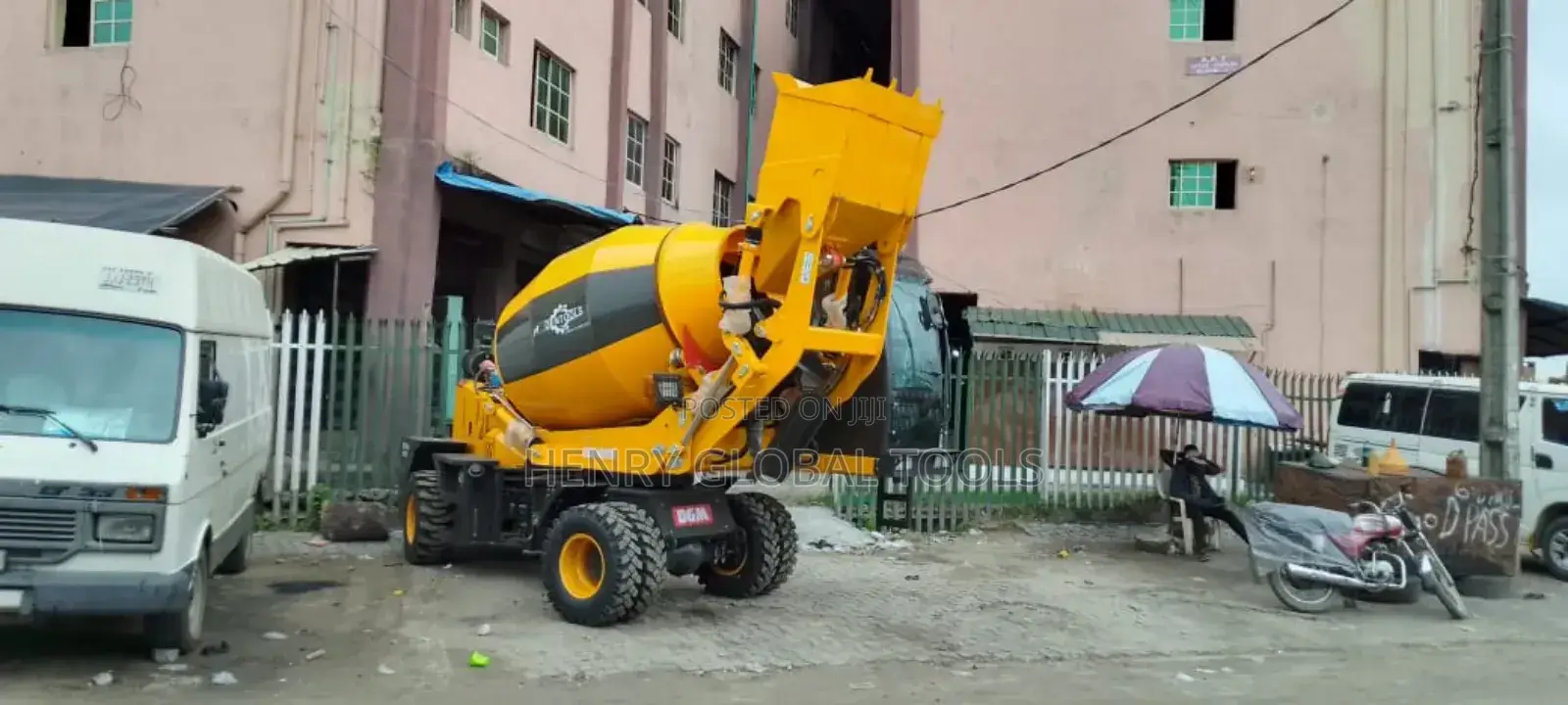 Mobile Self Loader Concrete Mixer 4000kg
