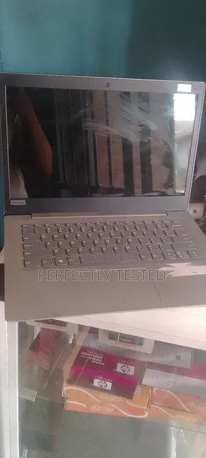 Laptop Lenovo IdeaPad 120S 4GB Intel Celeron SSD 72GB
