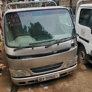 New Model Toyota Dyna , Japan Used With Original Custom Paper  