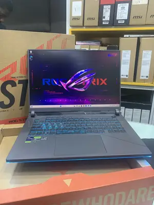 Laptop Asus ROG Zephyrus G16 16GB Intel Core I9 SSD 1T