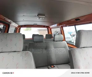 Volkswagen Transporter 2005 Yellow