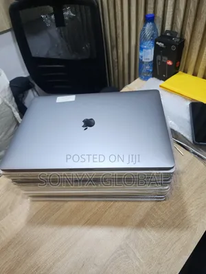 Laptop Apple MacBook Pro 32GB Intel Core i9 SSD 512GB