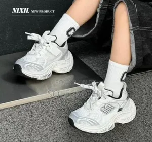 Trending White Unisex Shoe || Payment on Delivery Available