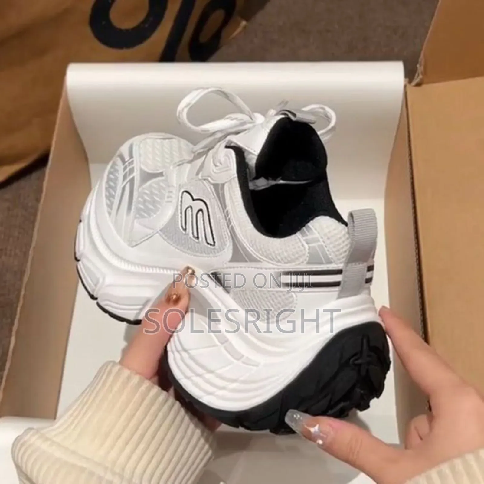 Trending White Unisex Shoe || Payment on Delivery Available