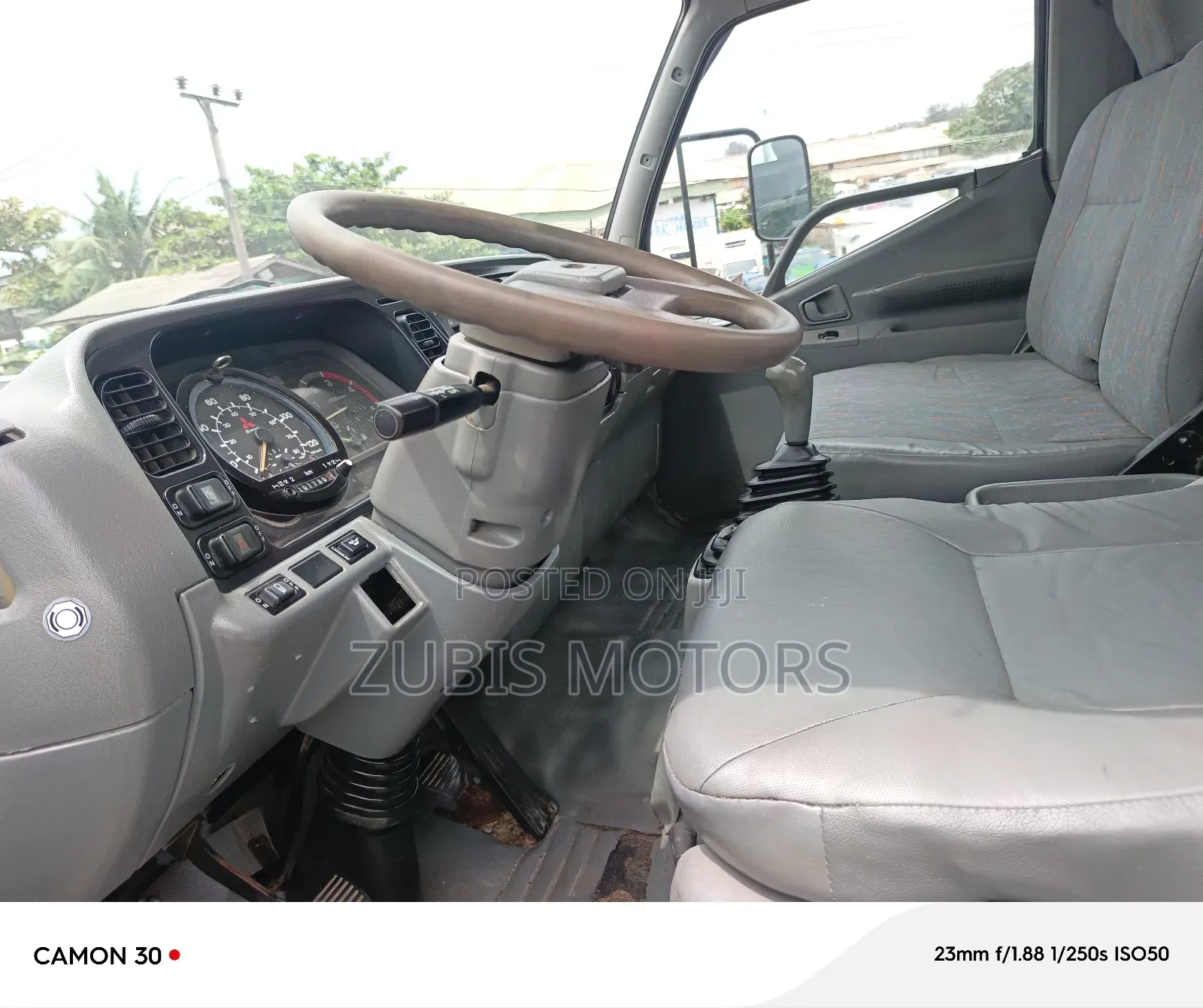 Mitsubishi Fuso Canter 2000 White