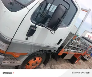Mitsubishi Fuso Canter 2000 White
