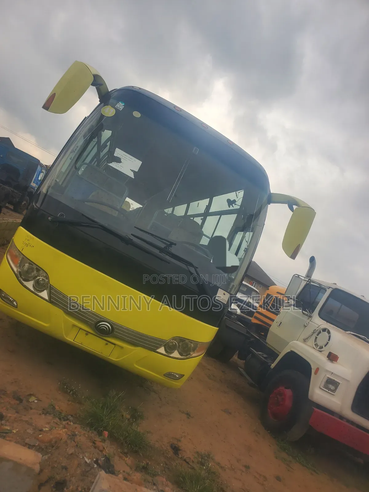 Yutong ZK6107H 2010 Yellow