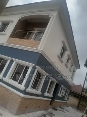 5bdrm Duplex in Idu for rent