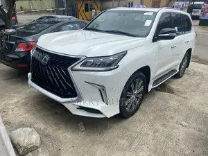 Lexus LX 570 AWD 2017 White