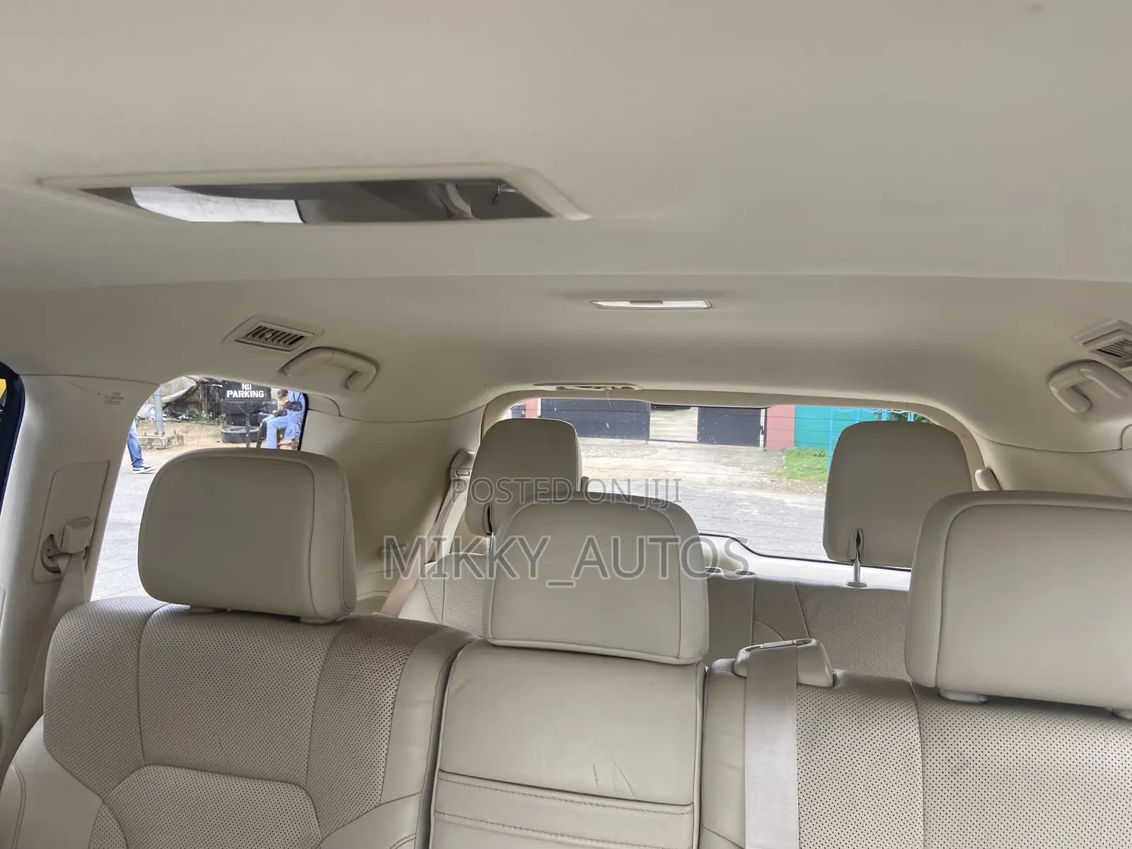 Lexus LX 570 AWD 2017 White