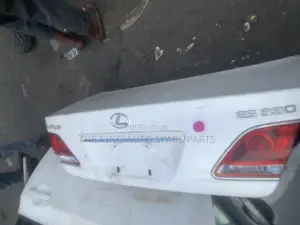 Lexus Es 350 Complete Booth 05 Model