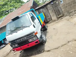 Toyota Dyna 200 Four Tyres Normal Hand