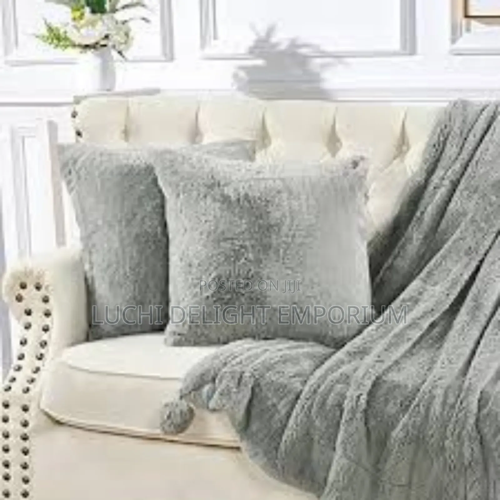 Luxury Blanket With 2 Throw Pillows – Soft, Stylish Comfortable-6/6