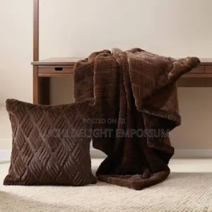 Luxury Blanket With 2 Throw Pillows – Soft, Stylish Comfortable-6/6