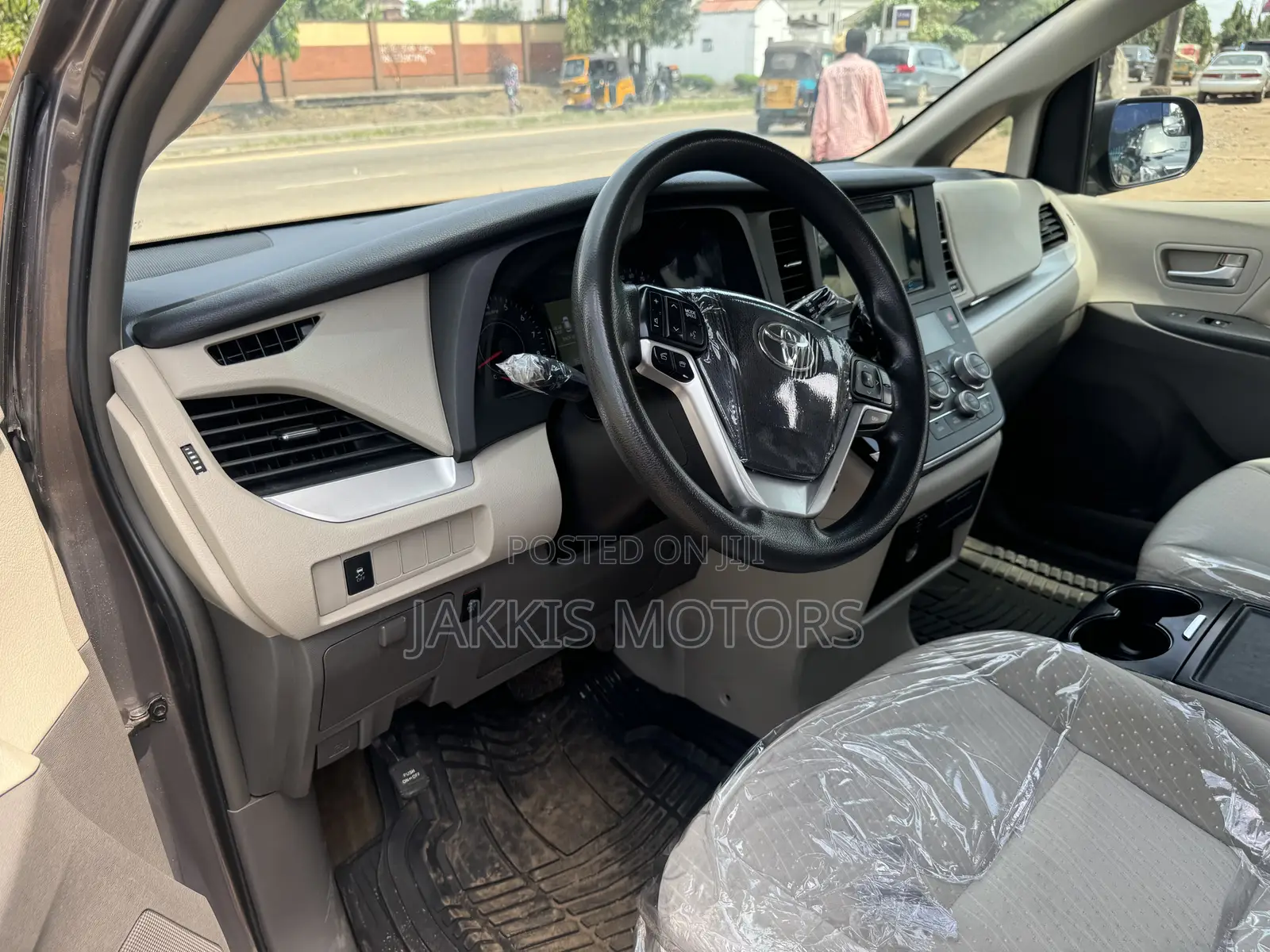 Toyota Sienna 2016 Gray